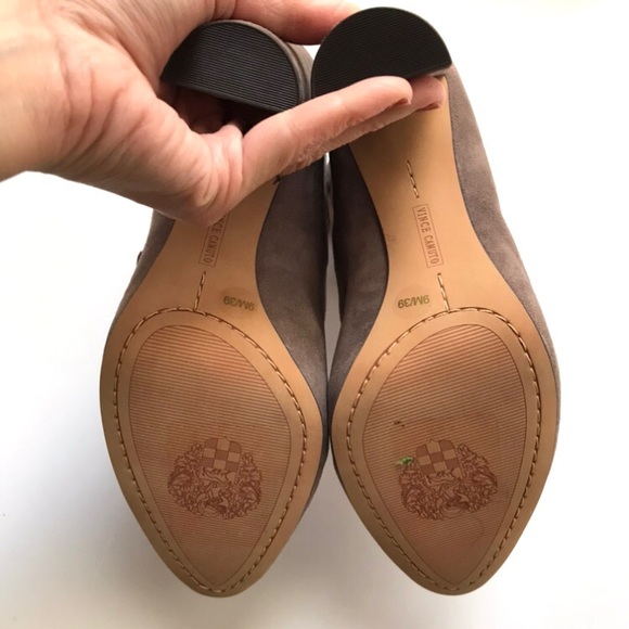 Vince Camuto 'Davel' Stone Taupe Block Heel Pump - Picture 9 of 10